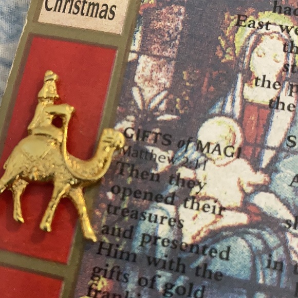 The Christmas Story tac pin set. With pin and scripture - Picture 2 of 8